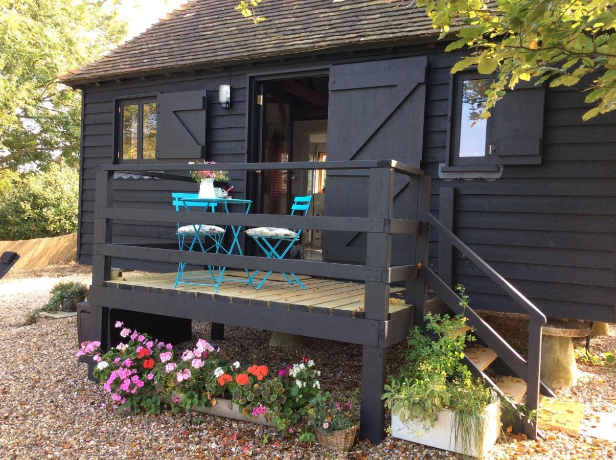 The Granary By Bloom Stays Canterbury Bagian luar foto