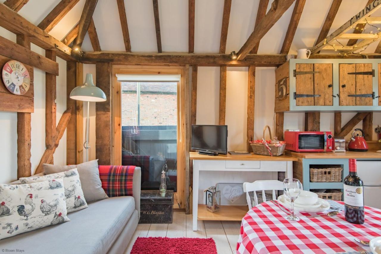 The Granary By Bloom Stays Canterbury Bagian luar foto
